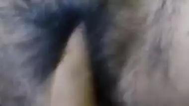 Banti Bhabhi fingered by her husband's boss