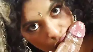 Hot Indian babe gives an Indian blowjob to a black guy