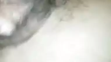 Hot cum-hole Desi cutie rubs her cunt and fingers her wet crack