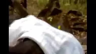 Tamil outdoor sex video of mature village bhabhi fucked by neighbor
