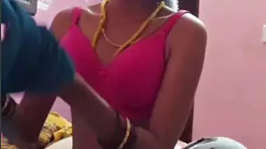 Slim Tamil wife small boobs showing to husband