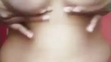 Dudu dabaya | Shaking Indian boobies | choos lo sab