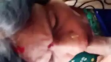 Bhabhi Blowjob in Car