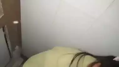 Desi girl enjoys bathroom sex by sucking a big dick