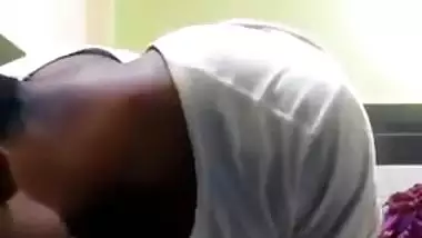 Indian neighbour Bhabhi sex scandal clip