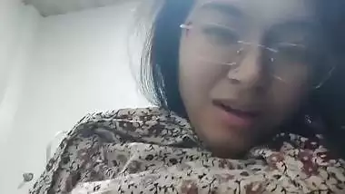 Tattooed wife milking boobs show selfie viral clip