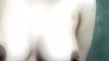 Cute Bengali YouTuber nude boobs and pussy expose