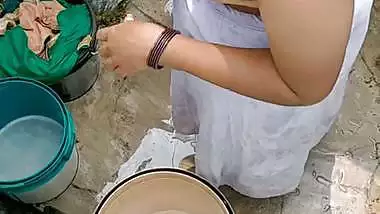 High quality bathing video of sexy bhabhi with boob show