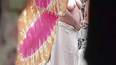 Mature neighbor MILF mom outdoor bath and wearing dress