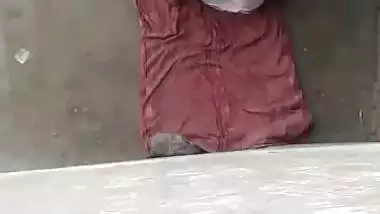 Spying Sasur fucking bahu video going viral online