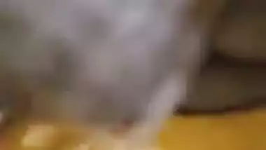 Owner squeezes his maid’s boobs in desi mms