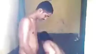 Exclusive- Desi Horny Couple Bathing