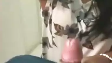 Desi naughty handjob MMS video taken by a horny lover
