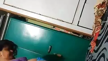 Hot mom dress change boobs show viral topless clip