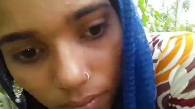 Pakistani guy enjoys outdoor sex with a sexy desi girl